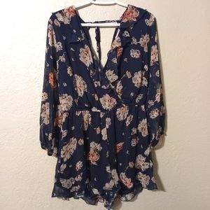 BAND OF GYPSIES Navy Floral Jumper Romper Large